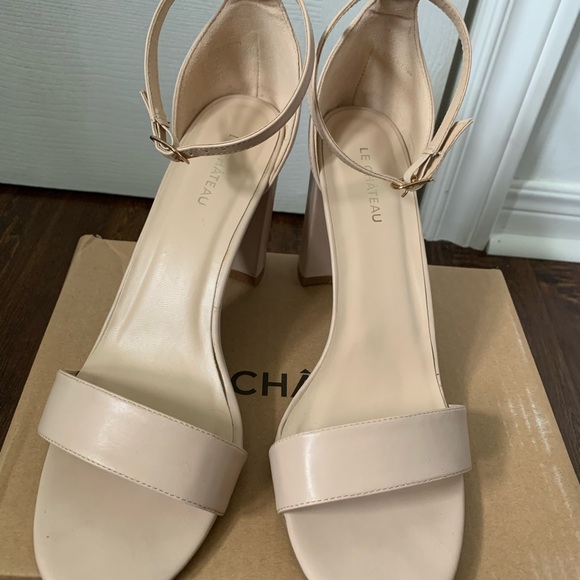 LeChateau Nude heels - Picture 2 of 6
